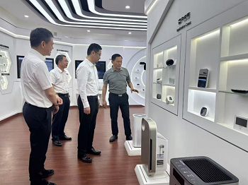 湖北省委常委、省委統(tǒng)戰(zhàn)部部長(zhǎng)寧詠一行調(diào)研四方光電